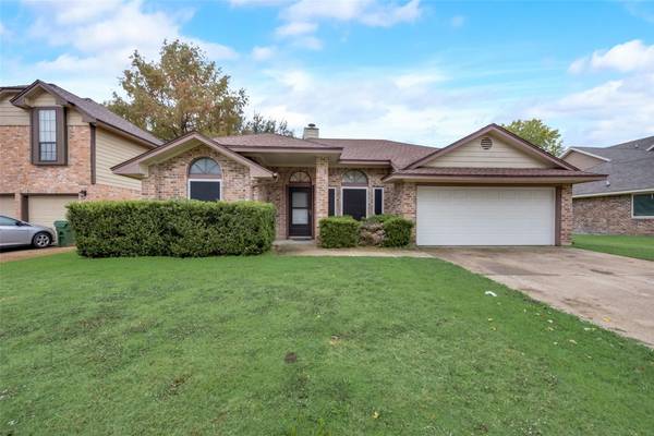 226 Iberis Drive, Arlington, TX 76018