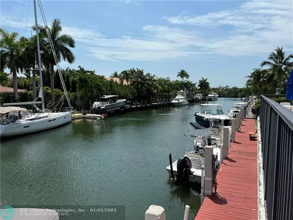 Coral Gables, FL 33133,6815 Edgewater Dr  #201