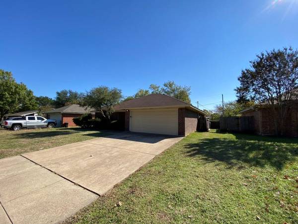 17 Atlanta Court, Mansfield, TX 76063