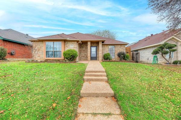 7229 Teal Drive, Fort Worth, TX 76137