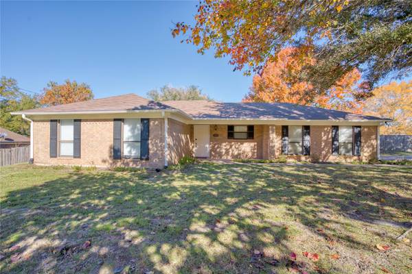 300 Windridge Drive, Whitehouse, TX 75791