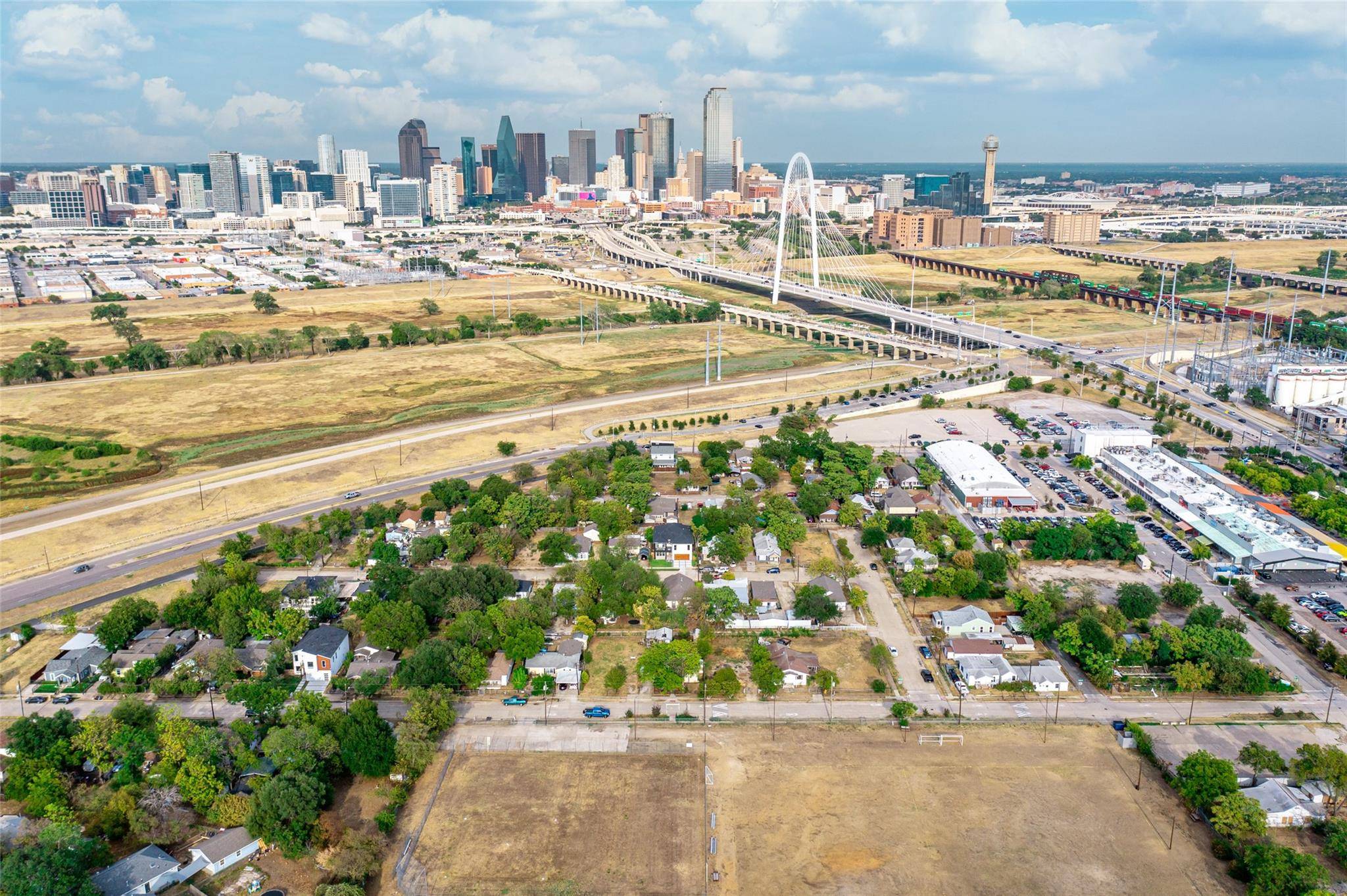 3218 Herbert Street,  Dallas,  TX 75212