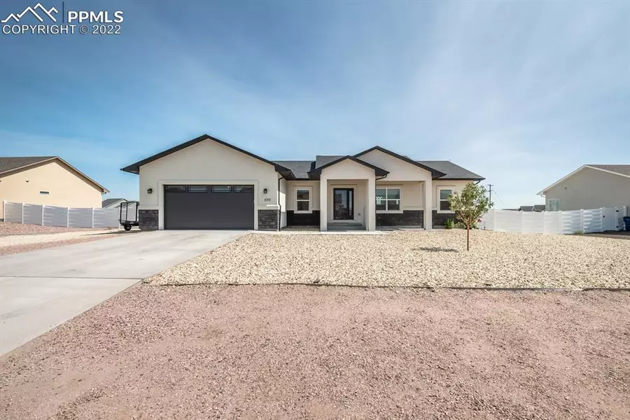 690 N Paradox DR, Pueblo West, CO 81007