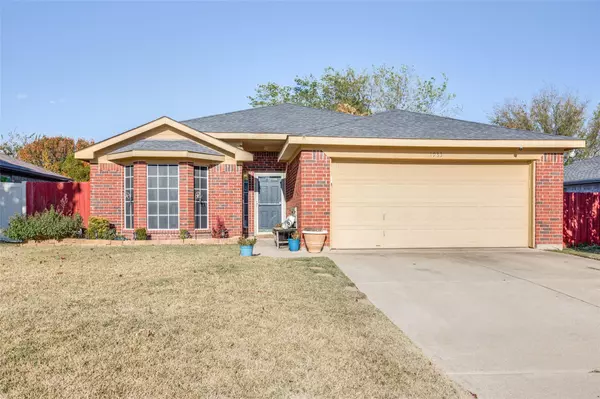 1933 Cedar Tree Drive, Fort Worth, TX 76131