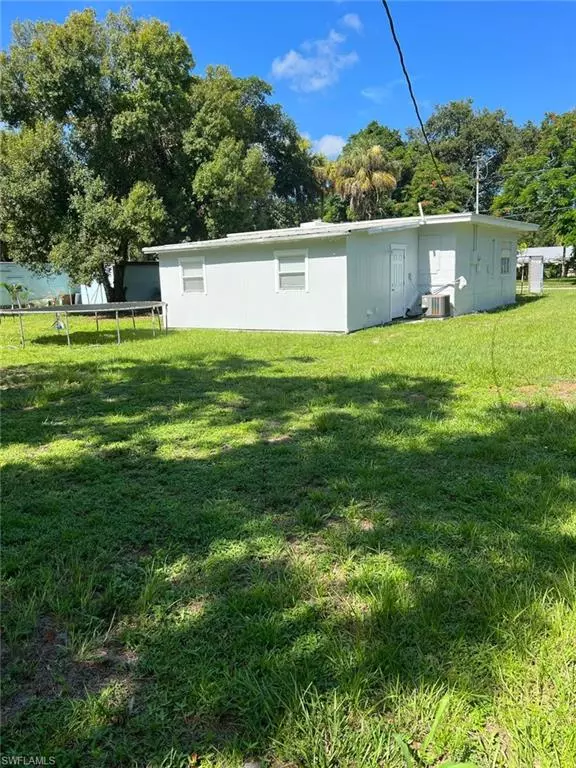 283 Kingston DR, Fort Myers, FL 33905