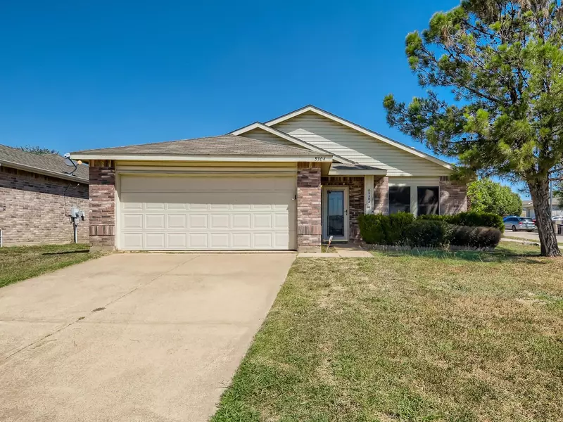 5304 Lansdowne Avenue, Fort Worth, TX 76135