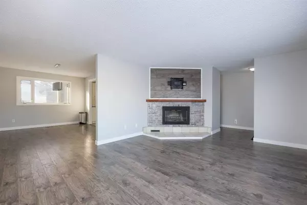 Fort Mcmurray, AB T9H 3X5,282 Hillcrest DR