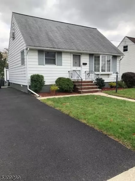 57 Edstan Dr, Moonachie Boro, NJ 07074