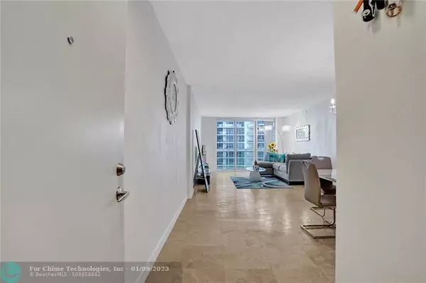 Hollywood, FL 33019,3001 S Ocean Dr  #1119