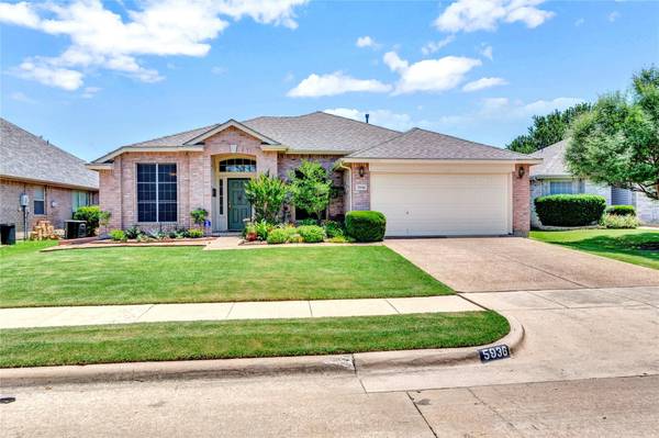 5936 Ember Glen Drive, Haltom City, TX 76137