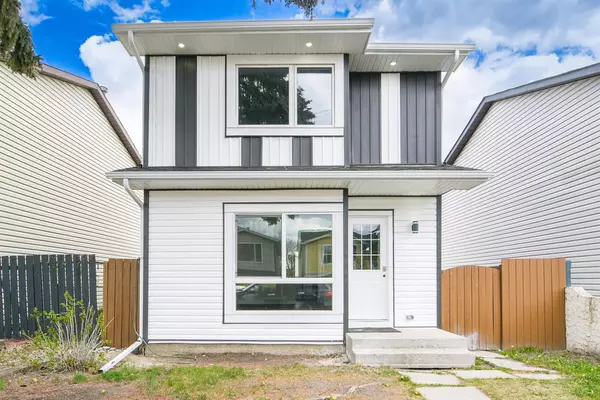 Calgary, AB T3J 1Y6,107 Castlegreen Close NE