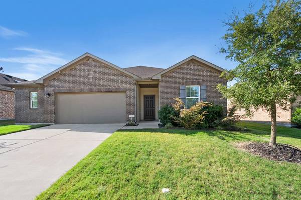 420 Glen Meadow Drive, Glenn Heights, TX 75154