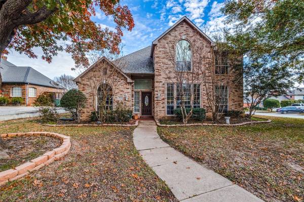 2824 Naples Drive, Hurst, TX 76054