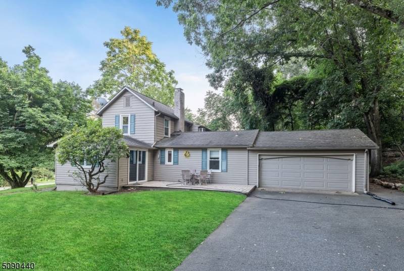 390 Mountain Ave, Franklin Lakes Boro, NJ 07417