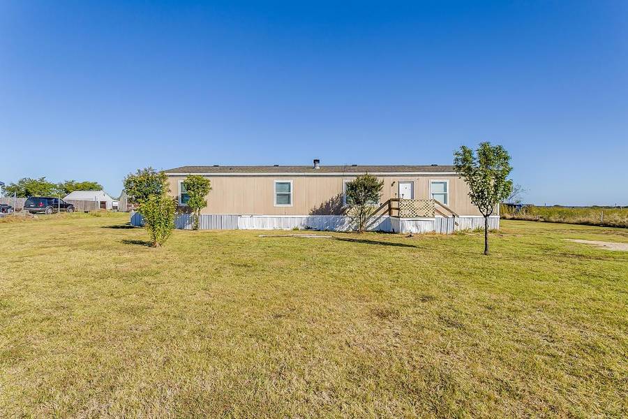 4300 County Road 913, Joshua, TX 76058