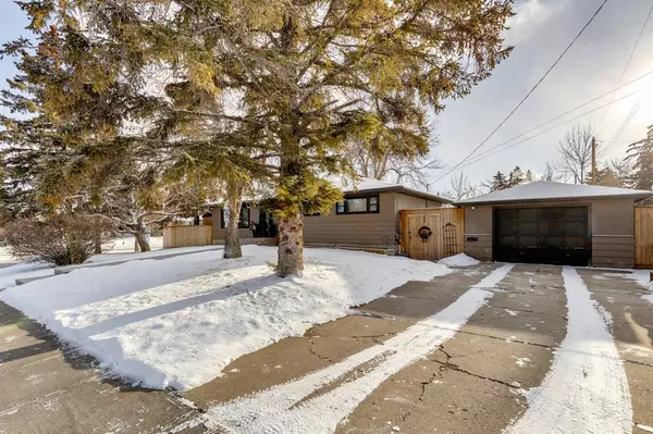 Calgary, AB T3E0L3,3803 25 AVE SW