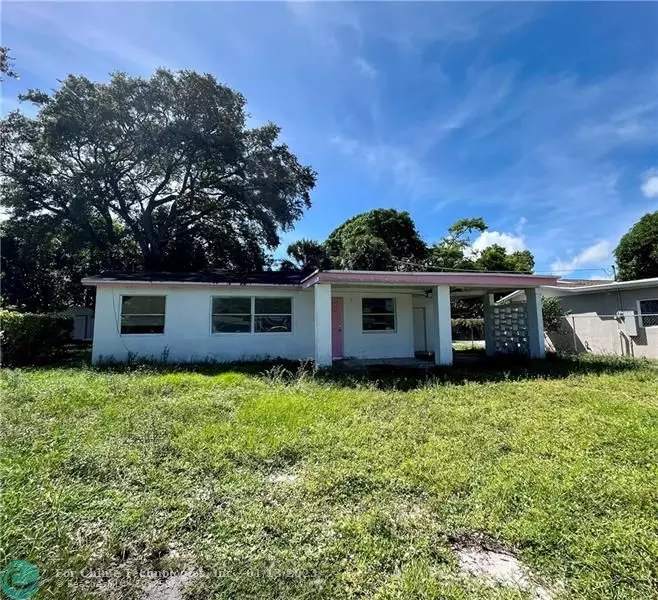 110 NE 6th Ct, Deerfield Beach, FL 33441