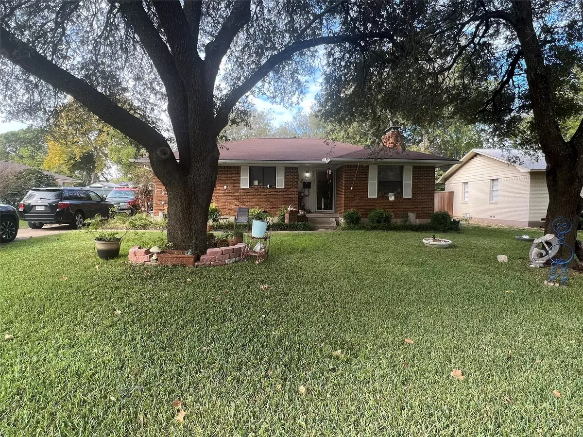 Desoto, TX 75115,307 Bob White Street