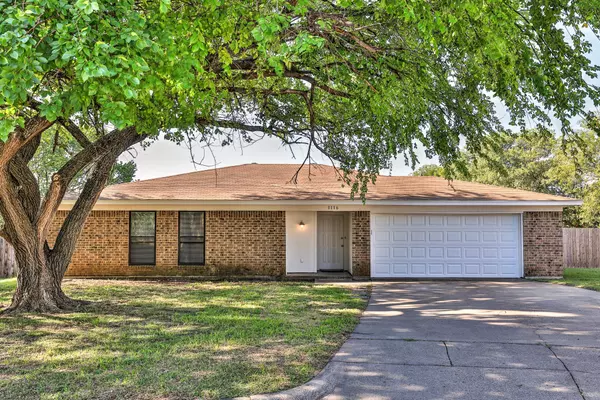 1116 Cozby Court W, Benbrook, TX 76126