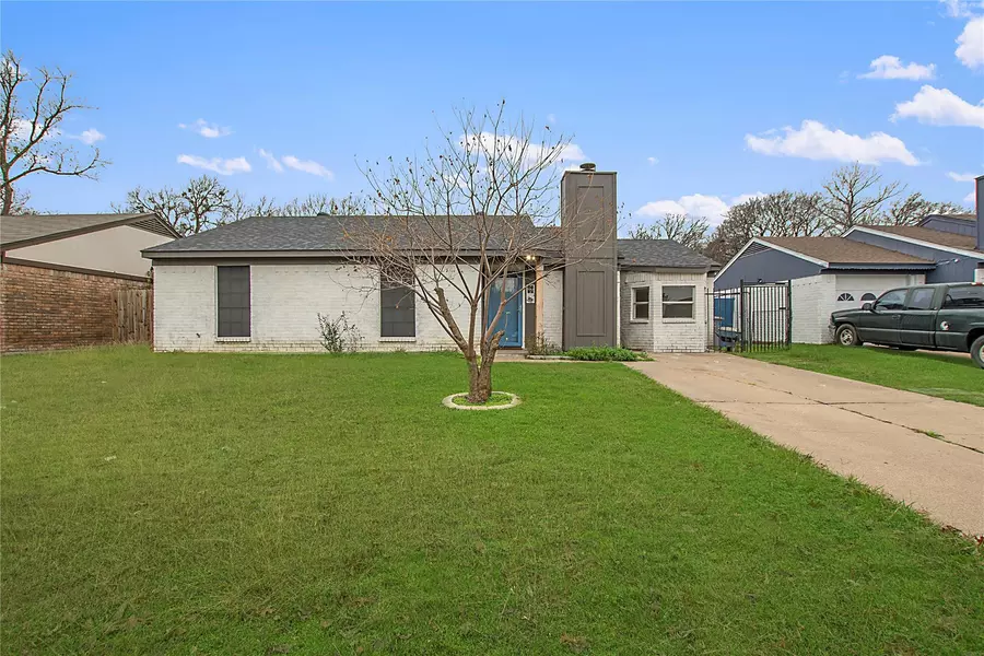 215 N Nachita Drive, Dallas, TX 75217