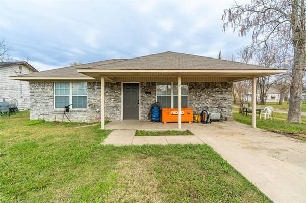 121 E San Antonio Avenue, Cooper, TX 75432