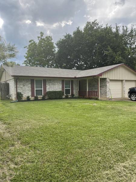 602 S Magnolia Street, Aubrey, TX 76227