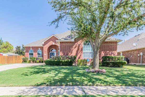 5305 Hollister Drive, Fort Worth, TX 76244