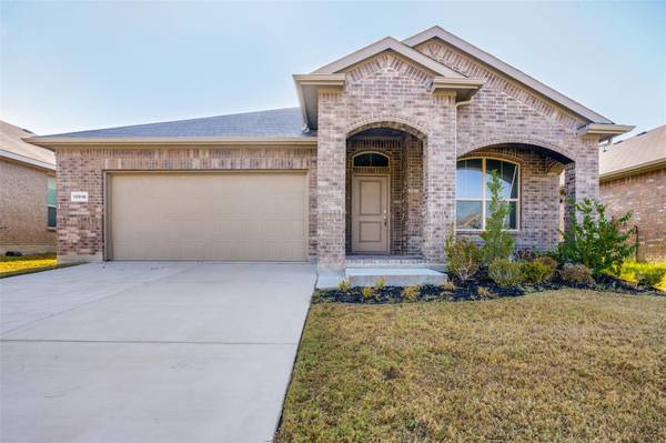 15916 Charing Cross Drive, Fort Worth, TX 76247