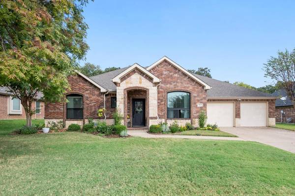 902 Tremont Street, Mansfield, TX 76063