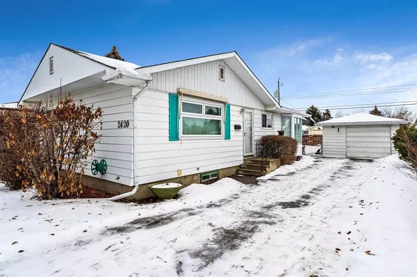 Calgary, AB T2B 1A9,2420 39 ST SE