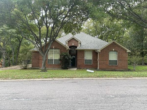 8801 Glen Hollow Drive, Fort Worth, TX 76179