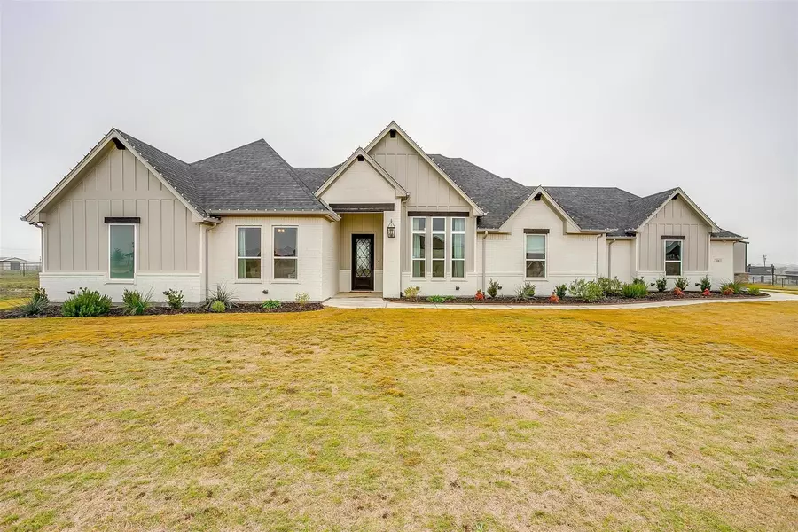 229 Agua Linda Drive, Godley, TX 76044