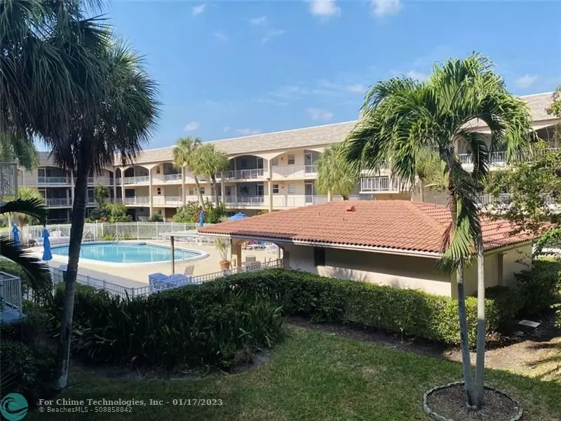 Hallandale Beach, FL 33009,541 Blue Heron Dr  #213