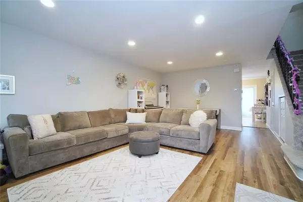 Staten  Island, NY 10309,68 Redwood LOOP