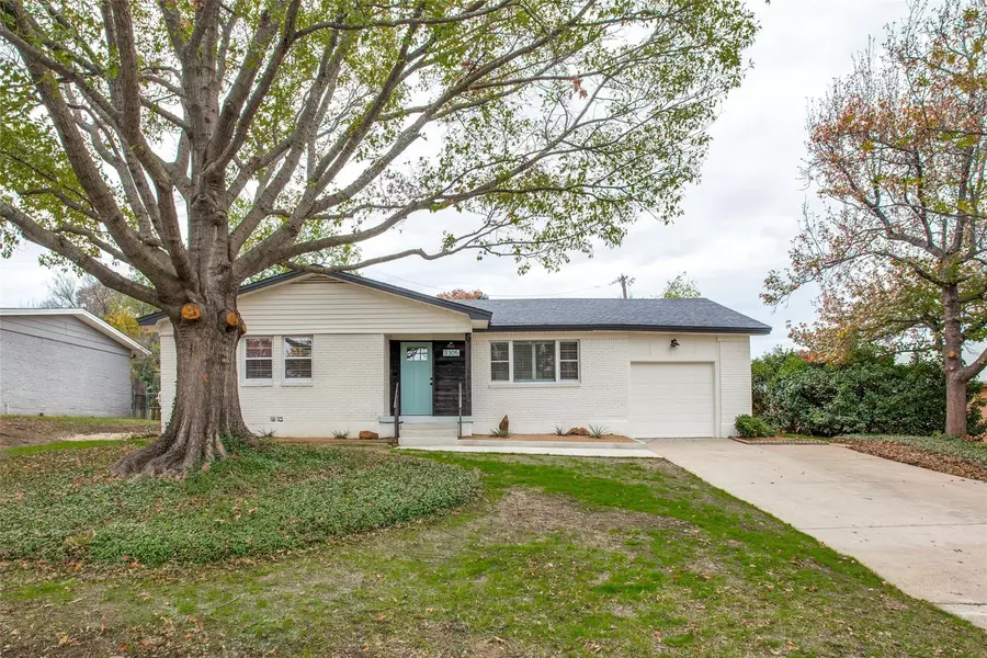 3305 Binyon Avenue, Fort Worth, TX 76133