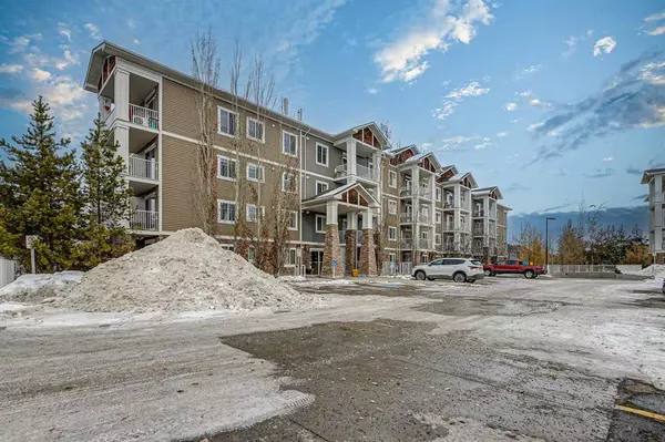 Calgary, AB T3M 1W2,304 Cranberry PARK SE #307