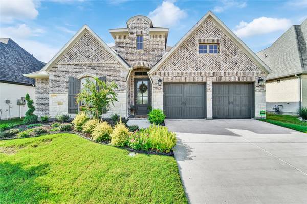 2422 Amesbury Drive, Midlothian, TX 76065