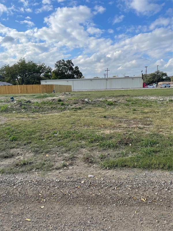 102 SW First Street, Hubbard, TX 76648