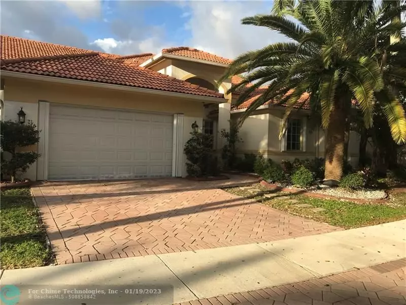 3054 Lakewood Dr, Weston, FL 33332