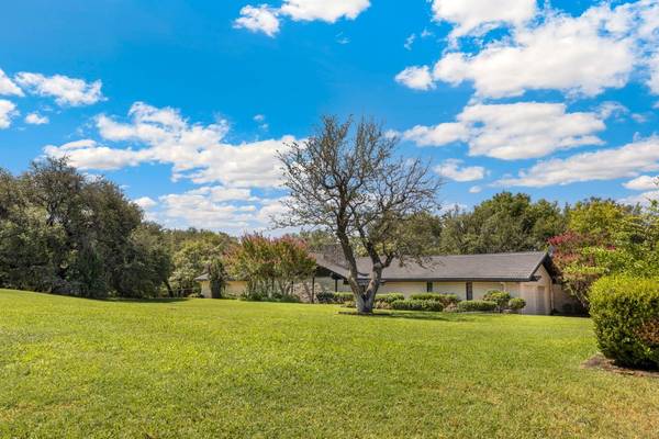 233 Chuck Wagon Trail, Fort Worth, TX 76108