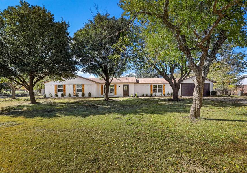 105 Ranch Road, Red Oak, TX 75154