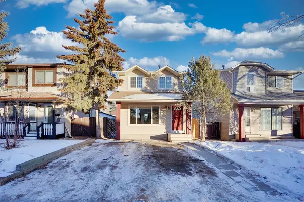 Calgary, AB T3J 1Y6,135 Castlegreen Close NE