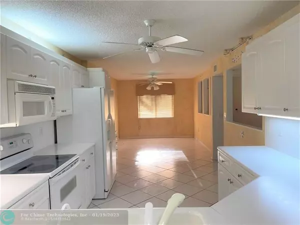 Tamarac, FL 33321,7746 GRANVILLE DR  #210