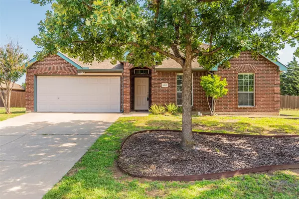 5817 Cynthia Drive, Midlothian, TX 76065