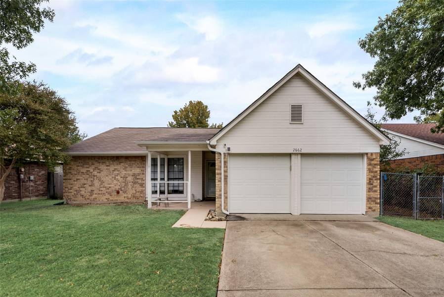 2662 Carrington Lane, Grand Prairie, TX 75052