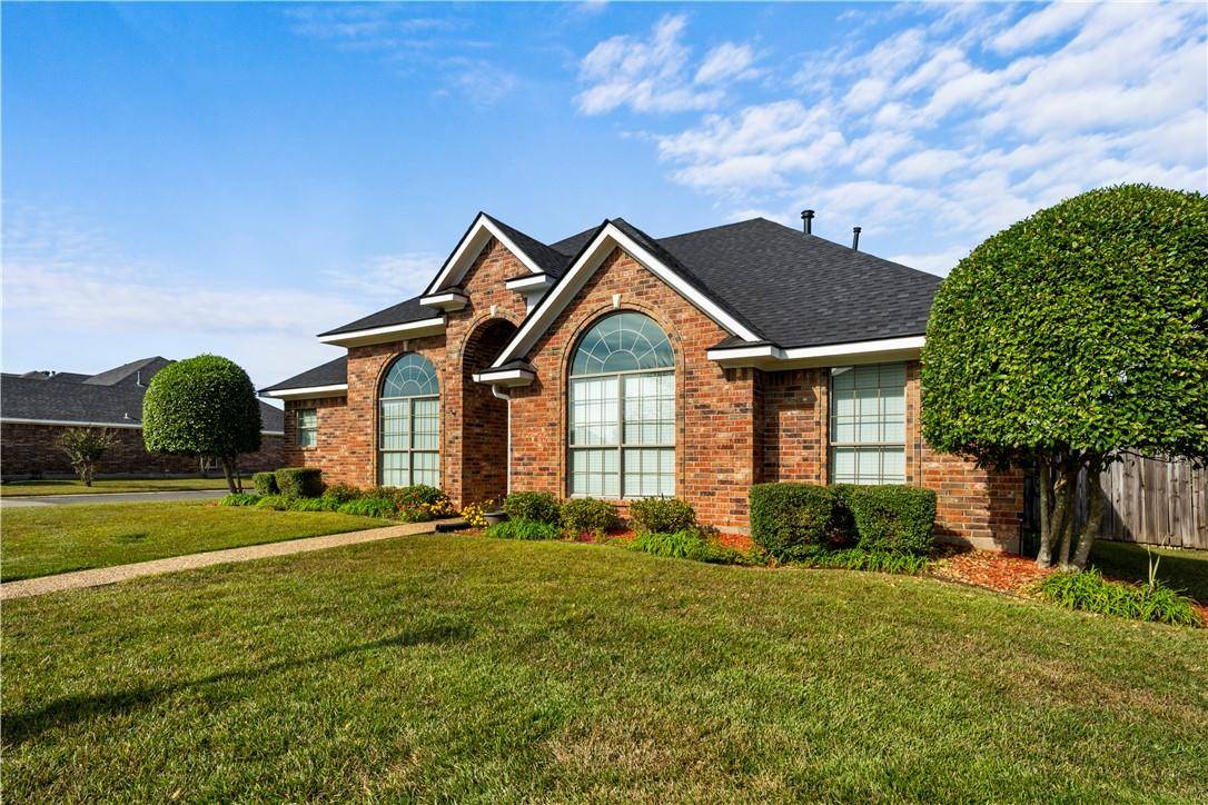 2046 Briar Hollow, Shreveport, LA 71118