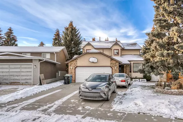 Calgary, AB T3K 2Z2,96 Sandstone WAY NW