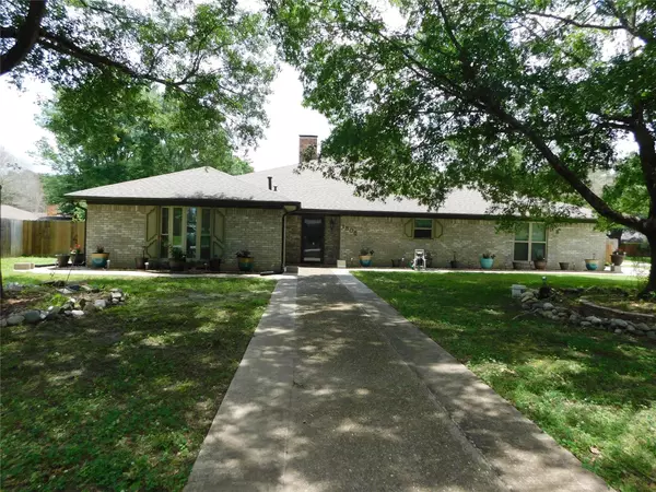 1305 Lou Ann Avenue, Corsicana, TX 75110