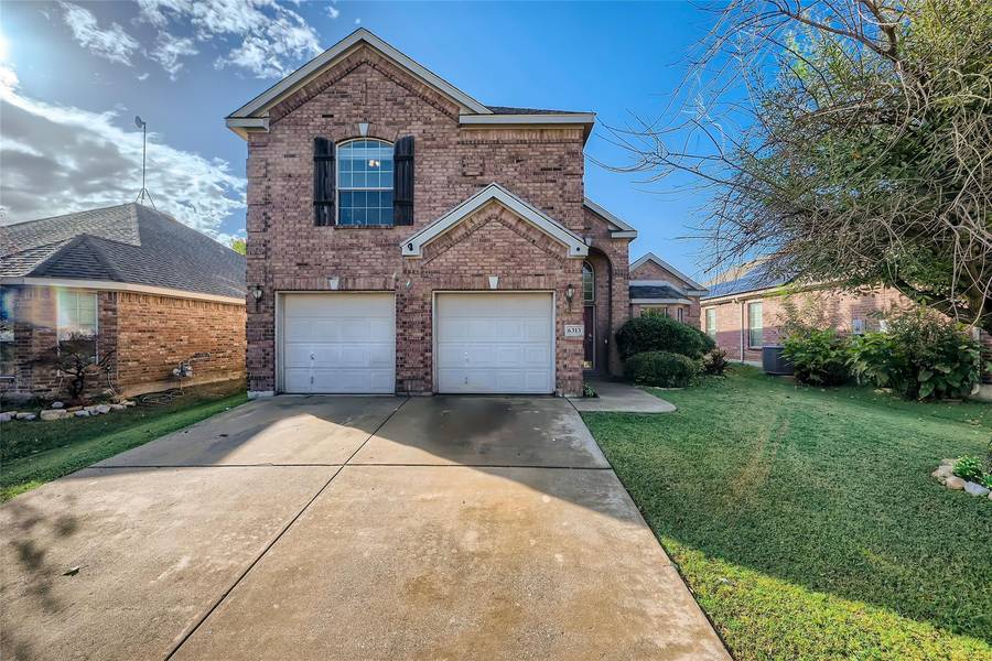 6313 Redeagle Creek Drive, Fort Worth, TX 76179