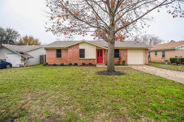 909 Bryan Drive, Bedford, TX 76022